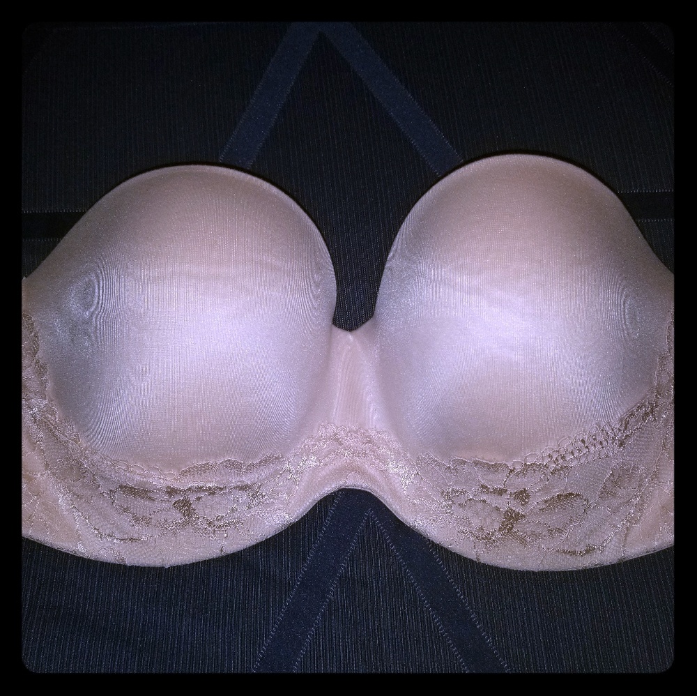 Victoria's Secret Body by Victoria Strapless Bra
